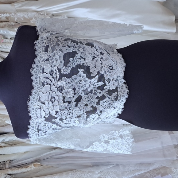 Lace off shoulder bridal topper - Picture 2 of 4